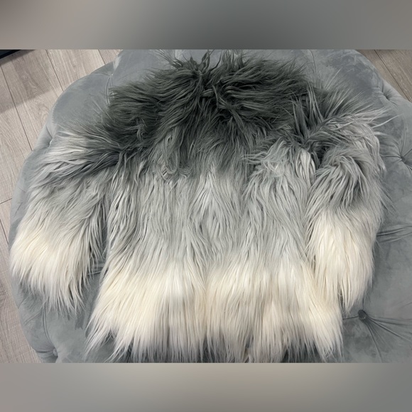Faux Fur Ombre Jacket - Picture 4 of 9